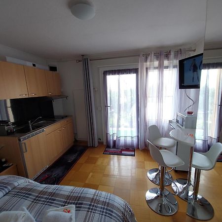 Joli Studio Avec Terrasse Et Vue Exclusivement Pour Non Fumeurs Belmont-sur-Lausanne Exterior photo